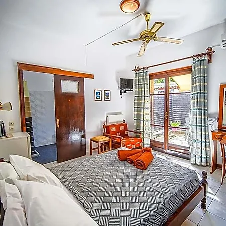 Hagiati Hotel 2*